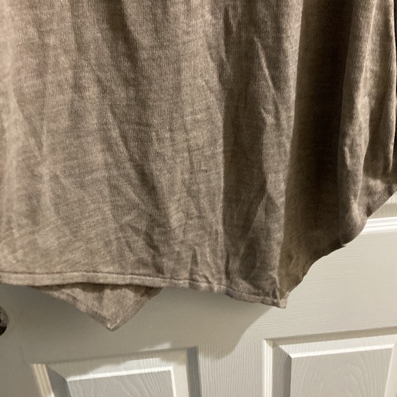 New with tags! NY&C Sweater - Picture 3 of 5